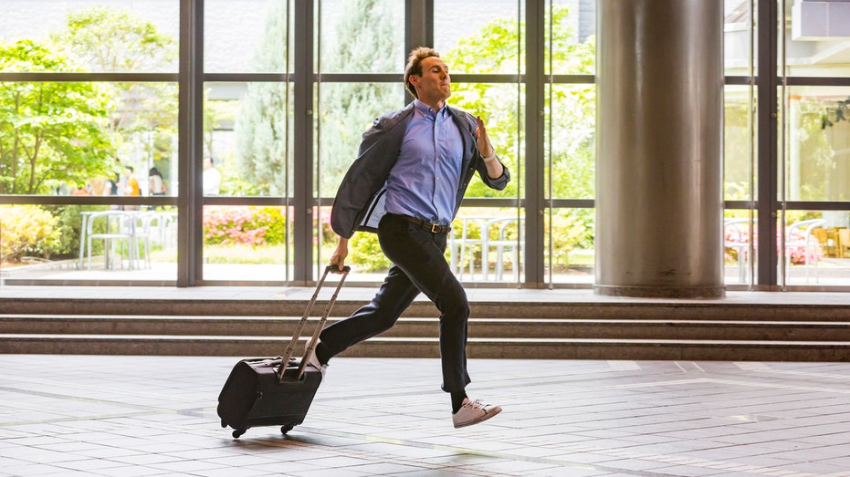 Major airline holding flights to accommodate flyers with connections Architects Australia